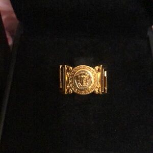 Like New! Versace Gold Ring! 🧡